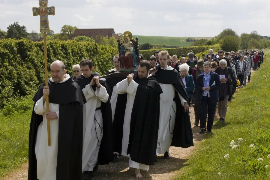 Dominican friars lead a pilgrimage to Walsingham, May 2010. ?w=200&h=150