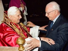 Renato Buzzonetti with Benedict XVI. 