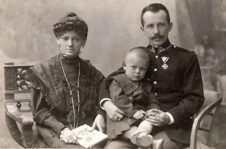 St. John Paul II’s father, Karol Wojtyła, and mother, Emilia, with their eldest son, Edmund. ?w=200&h=150