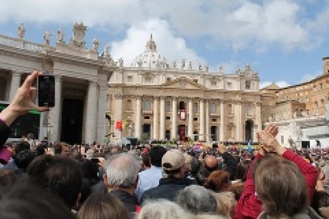 Easter Sunday Mass in St Peters Square on March 31 2013 Credit Stephen Driscoll CNA CNA 3 31 13