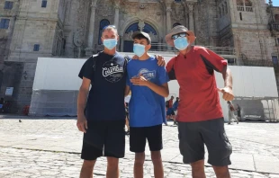 Álvaro Calvente, center, arrives in Santiago de Compostela July 13, 2020.   Twitter @CaminodeAlvaro