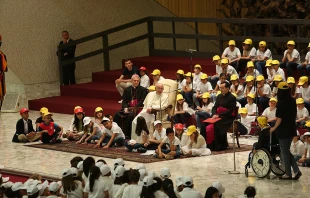 Pope Francis meets with children at the Vatican's Paul VI Hall on May 11, 2015.   Daniel Ibàñez/CNA.