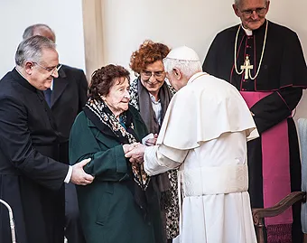 Benedict XVI greets Enrichetta Vitali, a resident of a home for the elderly, at a November 2012 encounter in Rome. ?w=200&h=150