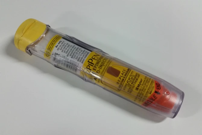 EpiPen Credit Peter Zelasko CNA CNA 9 21 16