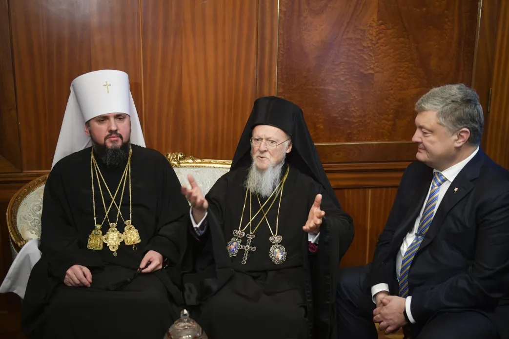 Metropolitan Epiphanius, Ecumenical Patriarch Bartholomew, and Ukrainian President Petro Poroshenko in Istanbul, Jan. 5, 2019. ?w=200&h=150