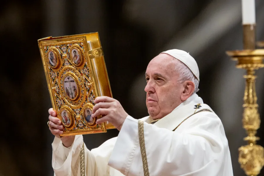 Pope Francis celebrates Mass on Epiphany in St. Peter's Basilica Jan. 6, 2020. ?w=200&h=150