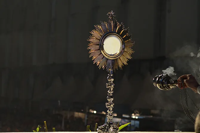 Eucharistic Adoration Credit Elisa Pires via JMJ Rio 2013 Flickr CC BY NC SA 20 CNA 7 29 13