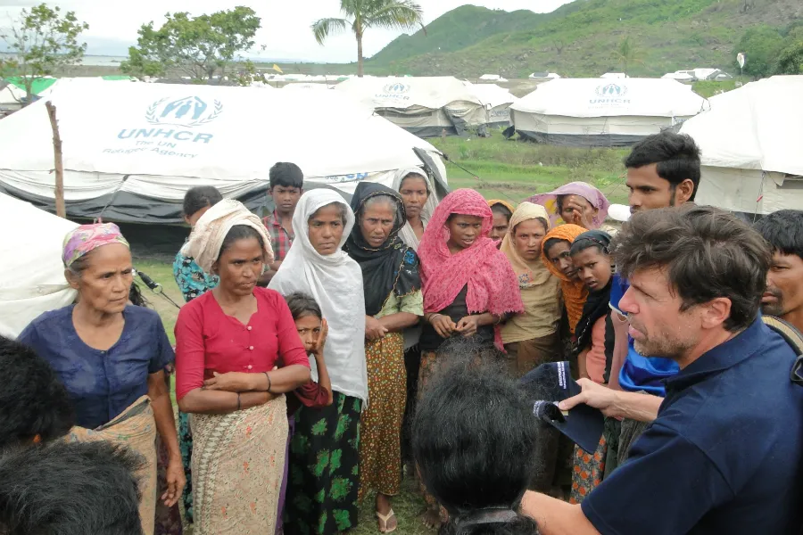 European Commission officials visit camps for internally displaced Rohingyas in Burma. ?w=200&h=150