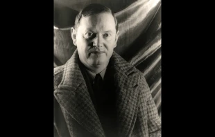Evelyn Waugh.   Carl Van Vechten Collection/Library of Congress (public domain).
