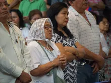 Salvadorans attending Mass in San Salvador. 