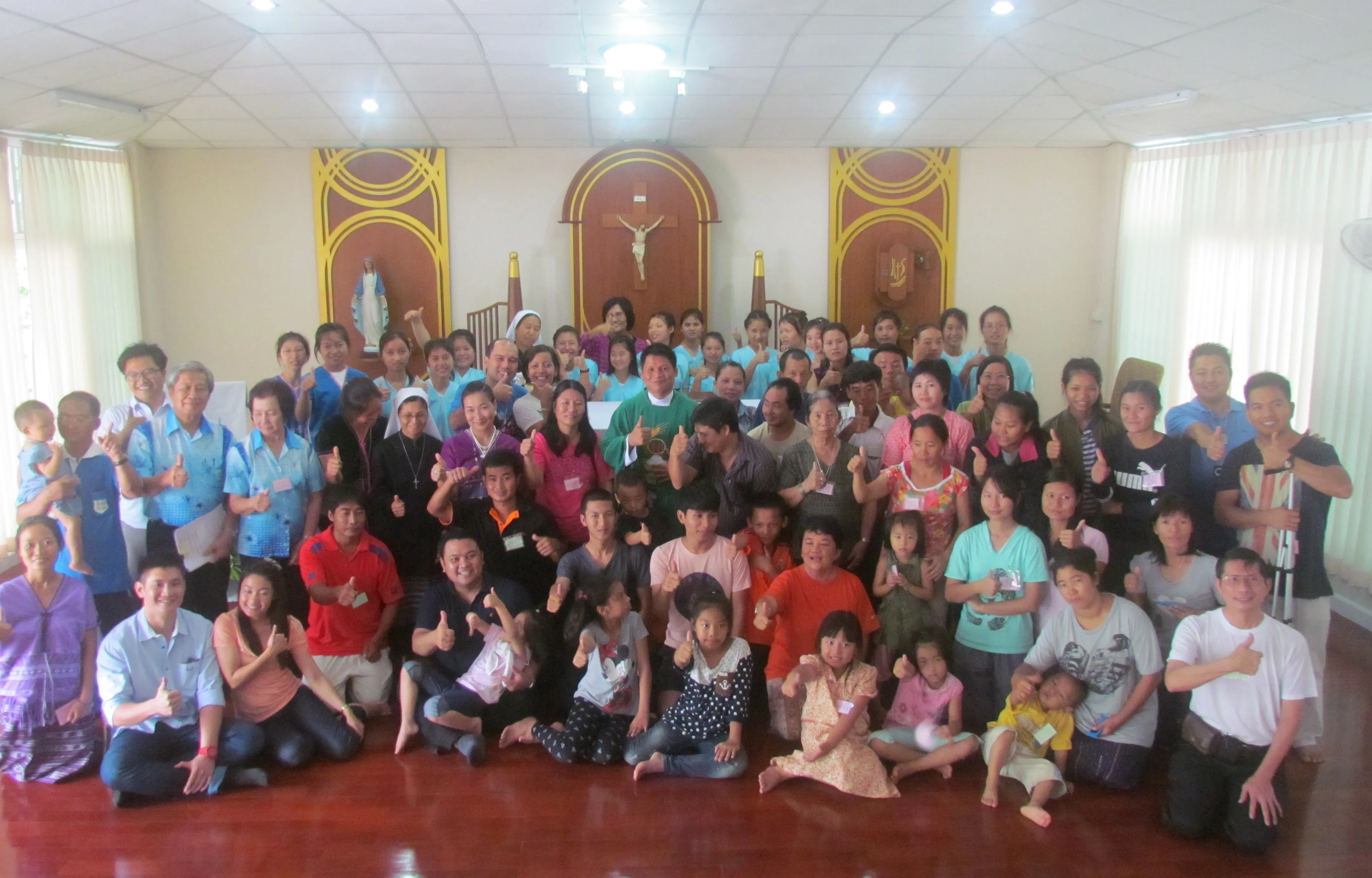 Thai Families Gather For Fellowship Discussion Of Challenges