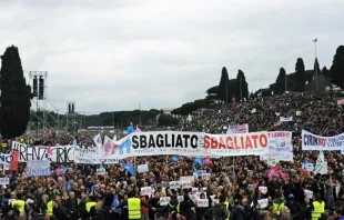 Hundreds of thousands participate in Family Day in Rome, protesting a new bill that would legalize civil unions in Italy.   Marco Mancini/CNA