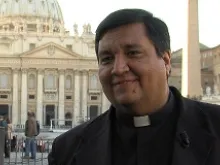 Fr. Fabian Baez speaking with CNA in St. Peter's Square, Jan. 16. 