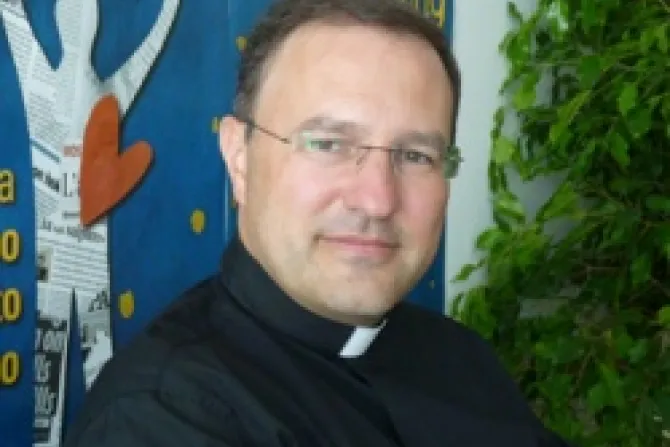 Father Ignacio Carbajosa Prez CNA World Catholic News 8 28 12