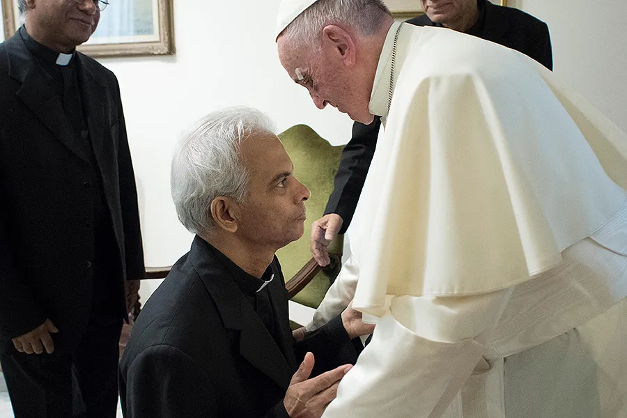 Father Tom Uzhunnalil meets with Pope Francis in Vatican City on Sept. 13, 2017. ?w=200&h=150