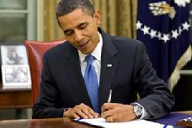 File photo of President Barack Obama Signing a bill CNA US Catholic News 9 23 11