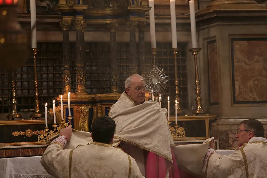 Bishop Athanasius Schneider leads Benediction during the Summorum Pontificum Conference, at the Church of Ss. Dominic and Sixtus in Rome, June 13, 2015. ?w=200&h=150