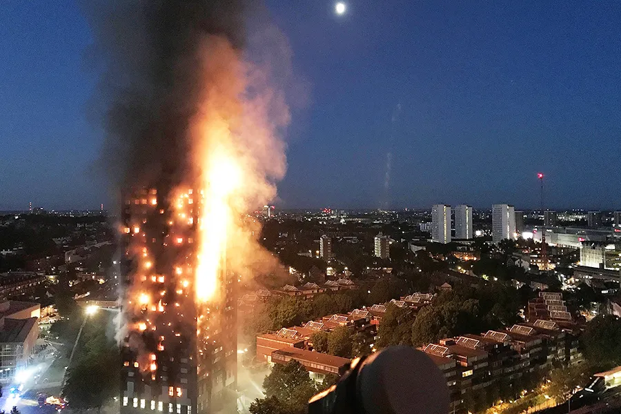 Fire engulfs the 24-story Grenfell Tower in Latimer Road, West London in the early hours of this morning on June 14, 2017 in London, England. ?w=200&h=150