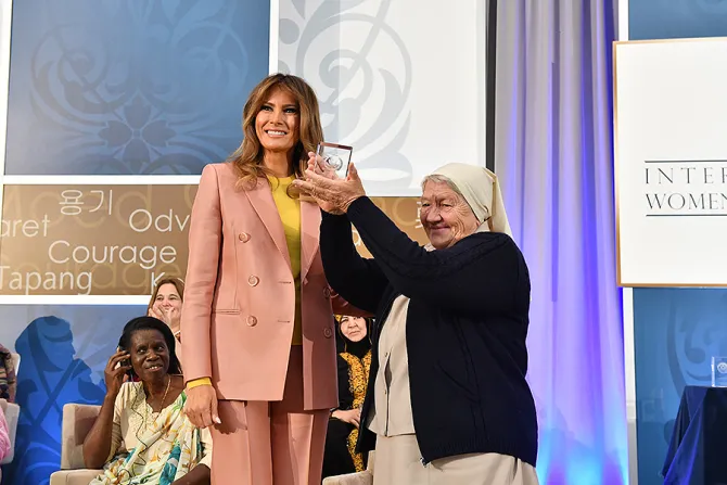 First Lady Melania Trump Presents the 2018 IWOC Award to Sister Maria Elena Berini of Italy Credit US Department of State Public Domain CNA