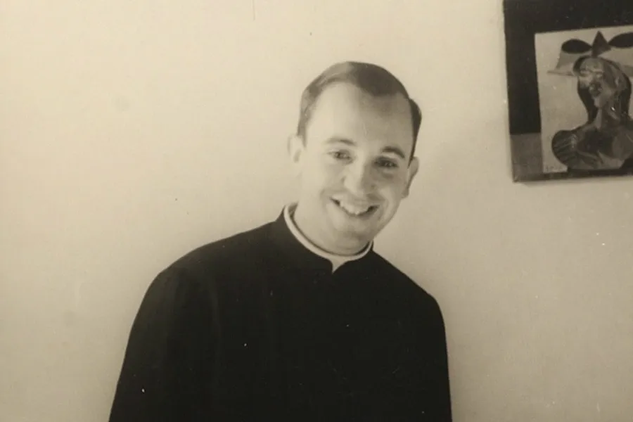 A young Fr. Jorge Mario Bergoglio. ?w=200&h=150
