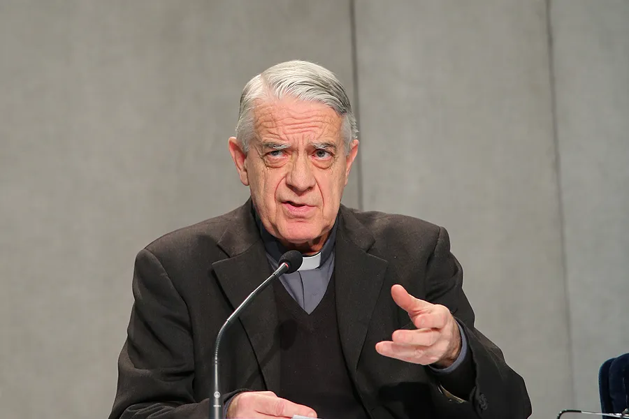 Fr. Federico Lombardi, Holy See press officer, speaks at a Nov. 19, 2015 press conference. ?w=200&h=150