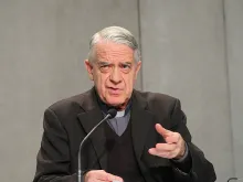 Fr. Federico Lombardi, Holy See press officer, speaks at a Nov. 19, 2015 press conference. 