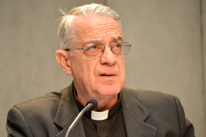 Fr Federico Lombardi answers questions on the Popes upcoming visit to the Holy Land on May 15 2014 Credit Daniel Ibaez CNA 2 CNA 5 16 14