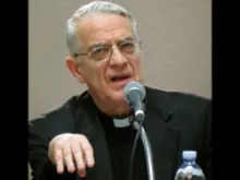 Fr. Federico Lombardi explains the March 13, 2013 election of Pope Francis, the choice of his name, and his first actions. 