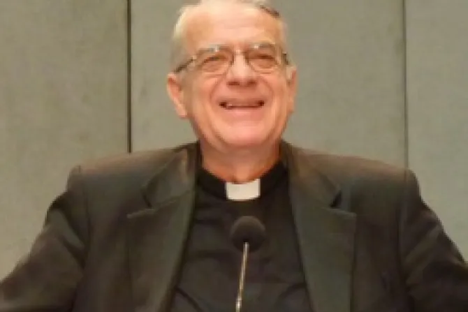 Fr Federico Lombardi in the Vatican Press Office CNA Vatican Catholic News 5 2 12