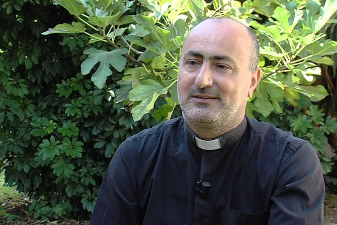 Fr Ghazwan Yousif Baho speaks with CNA in Rome on Oct 4 2014 Credit Giuseppe Di Molfetta CNA CNA 10 8 14jpg