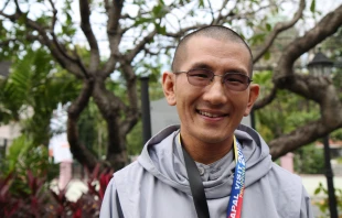 Fr. Justin of the Brothers of Saint John in Cebu waits for the arrival of Pope Francis to the Philippines on Jan. 15, 2015.   Lauren Cater/CNA.