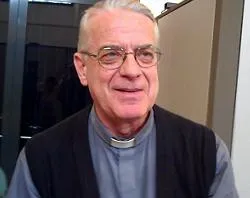 Fr. Lombardi speaks with reporters at the Holy See's press office about the new Vietnamese representative.?w=200&h=150