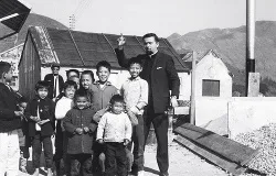 Fr. Piero Gheddo with children in Hong Kong, 1967. ?w=200&h=150