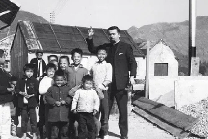 Fr Piero Gheddo with children in Hong Kong 1967 Credits Pontifical Institute for Foreign Missions CNA 6 23 14