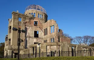 The Atomic Bomb Dome in Hiroshima, Japan. Credit: Oilstreet via Wikimedia (CC BY 2.5). 