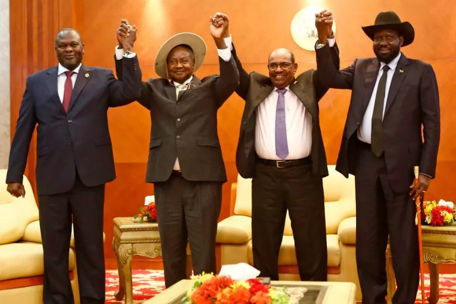 (L-R) South Sudan opposition leader Riek Machar, Uganda President Yoweri Museveni, Sudan President Omar al-Bashir and South Sudan President Salva Kiir at peace talks. ?w=200&h=150