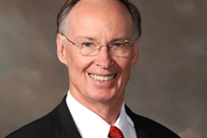 GovRobertBentley CNA US AlabamaGov 6 16 11