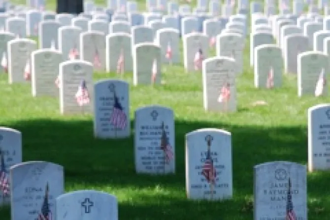 Graves decorated with flags at Arlington National Cemetery on Memorial Day 2008 CNA US Catholic News 5 24 13
