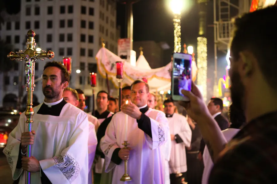 Hollywood Eucharistic procession. Photo courtesy of Hollywood Beloved.?w=200&h=150