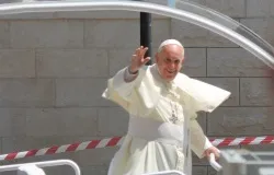 Pope Francis rides into Manger Square in Bethlehem on May 25, 2014. ?w=200&h=150