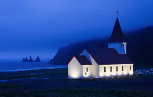 Iceland church. Fougerouse Arnaud via Flicke (CC BY-NC 2.0).
