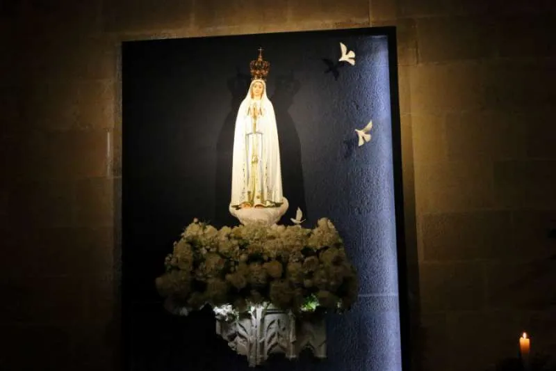 Image of Our Lady of Fatima in Lisbon's cathedral.?w=200&h=150