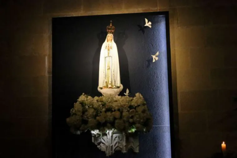 Image of Our Lady of Fatima in Lisbon's cathedral. Credit: Kate Veik/CNA