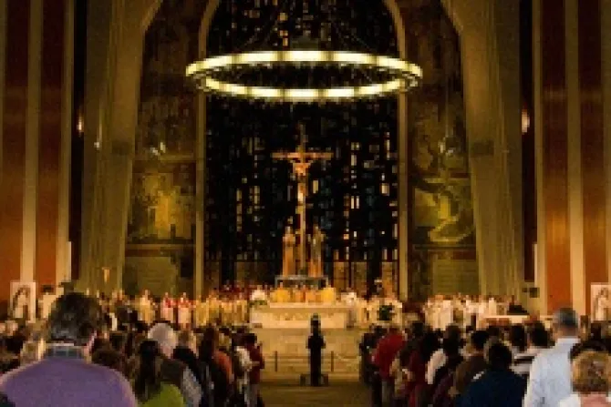 Inside the basilica at the Oratory Saint Joseph Credit Diocese of Saint Jean Longueuil CNA500x320 World Catholic News 11 8 12
