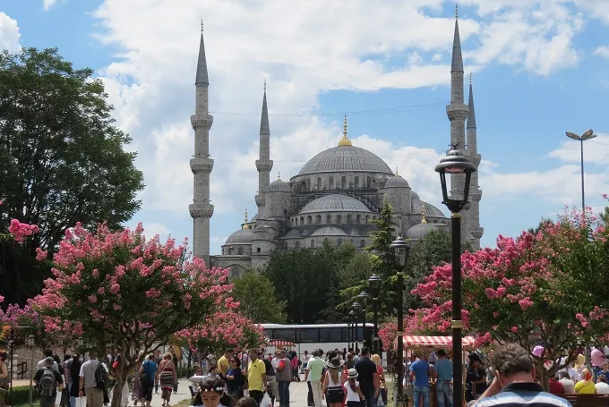 Istanbul's Sultan Ahmet Mosque, known as the ?w=200&h=150