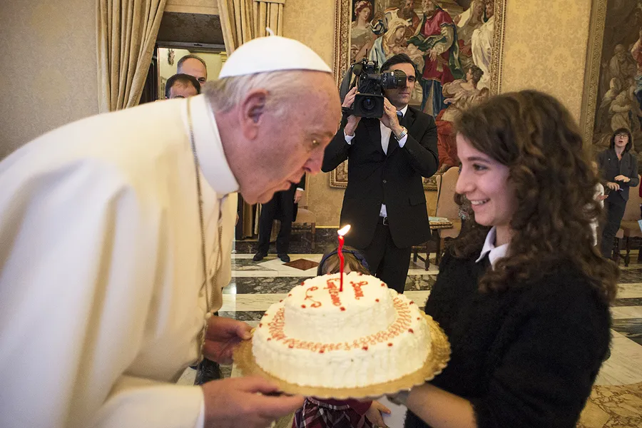 Italian lay movement Azione Cattolica presents a birthday cake to Pope Francis on his birthday, Dec. 17, 2015. ?w=200&h=150