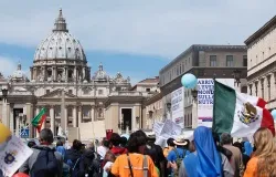 Participants in Italy's 2014 March for Life walk towards St. Peter's Basilica. ?w=200&h=150