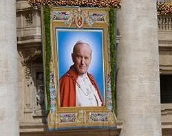 The portait of Blessed Pope John Paul II unveiled this morning on the facade of St. Peter's Basilica?w=200&h=150