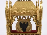 A reliquary containing the heart of St. John Vianney. Courtesy of the Knights of Columbus.