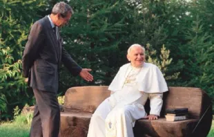 Joaquín Navarro-Valls and St. John Paul II.   Opusdei.org